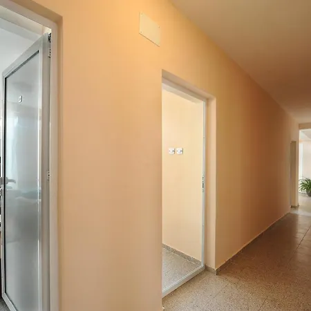 Rest Guest ゲストハウス 3*