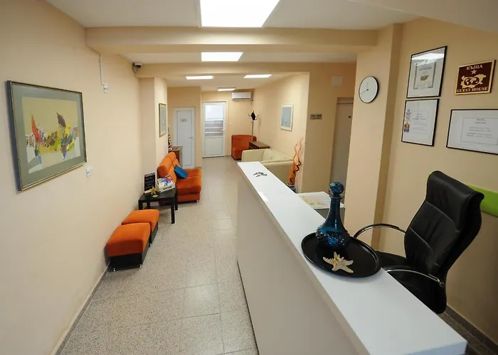 Rest Guest 招待所 3*