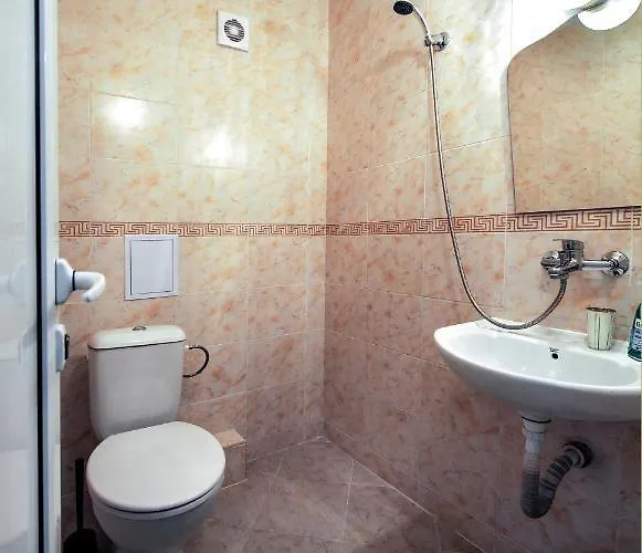 Rest Guest 招待所 3*