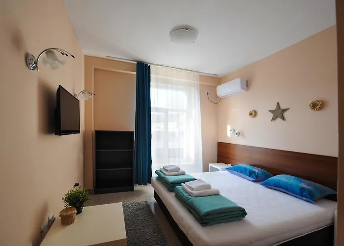 Rest Guest 招待所 3*